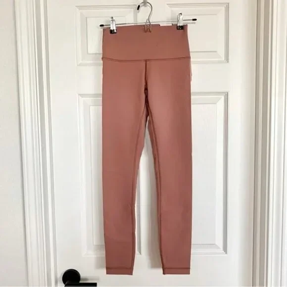 🍑 VS Peach Pink Incredible Studio High Rise Legging - Picture 2 of 12